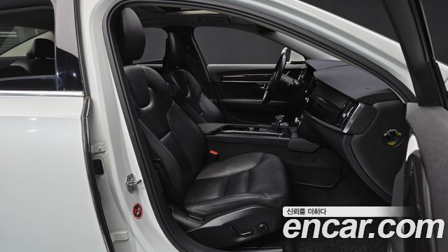 Volvo S90 2017 — photo 11