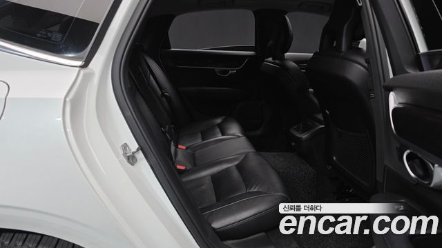 Volvo S90 2017 — photo 12