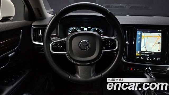 Volvo S90 2017 — photo 13