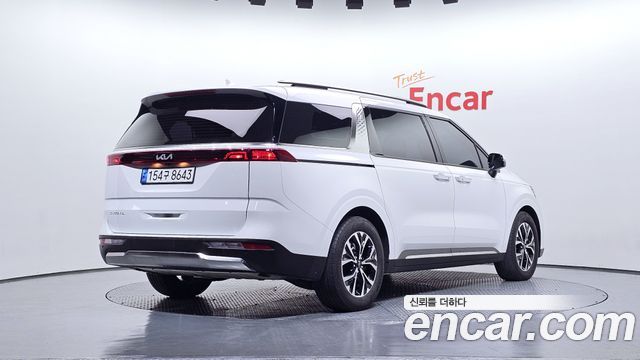 Kia Canival 2023 — photo 2