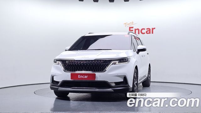 Kia Canival 2023 — photo 3