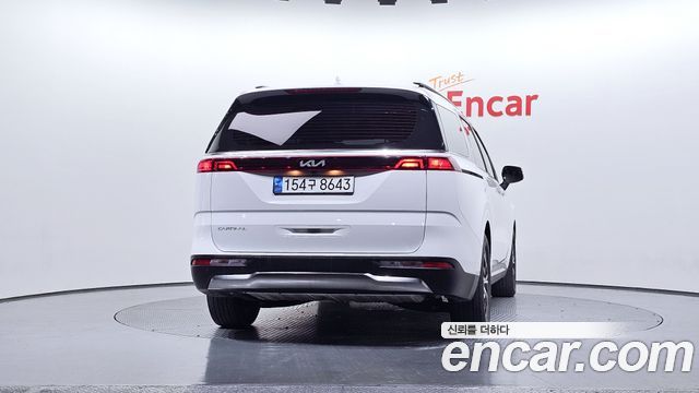 Kia Canival 2023 — photo 4