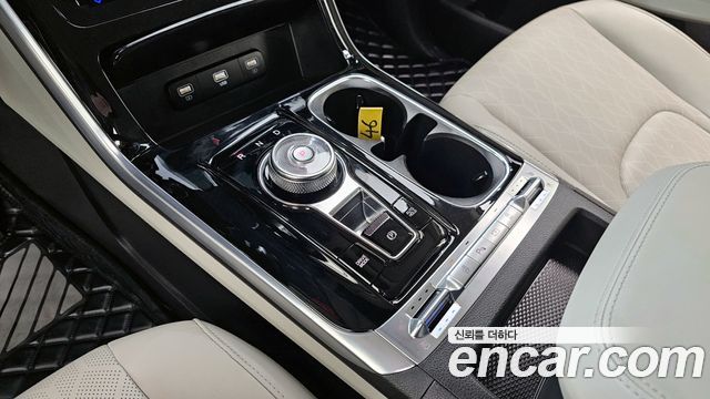 Kia Canival 2023 — photo 9