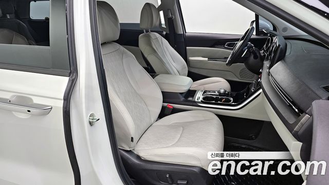 Kia Canival 2023 — photo 10