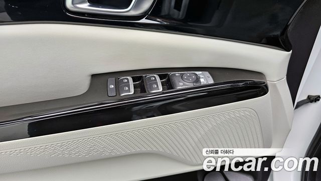 Kia Canival 2023 — photo 17