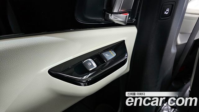 Kia Canival 2023 — photo 18
