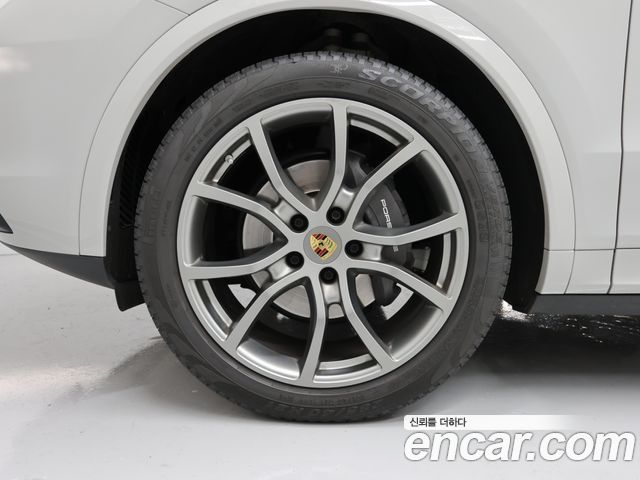 Porsche Cayenne 2023 — photo 5