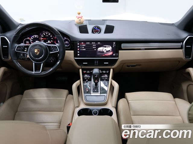 Porsche Cayenne 2023 — photo 17