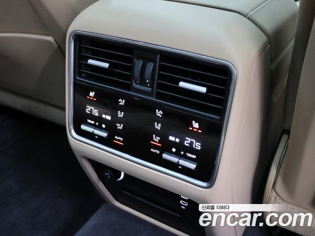 Porsche Cayenne 2023 — photo 19