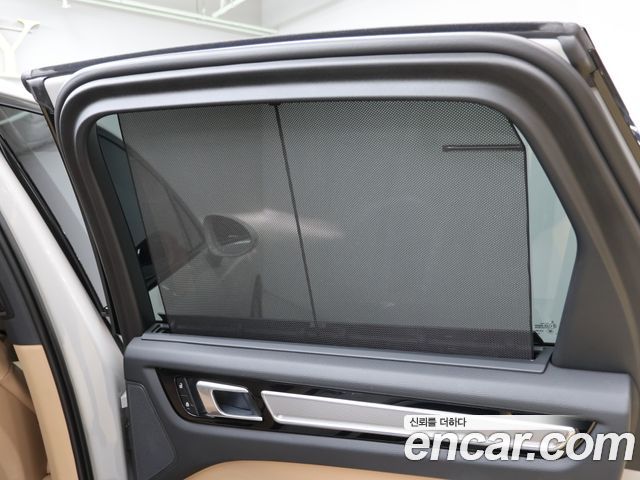 Porsche Cayenne 2023 — photo 20