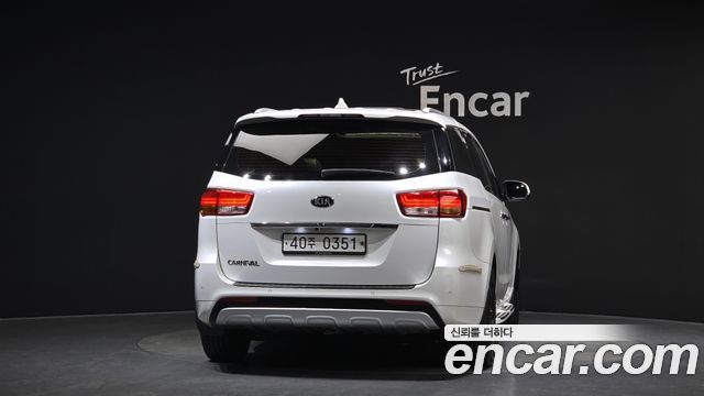 Kia Canival 2017 — photo 4