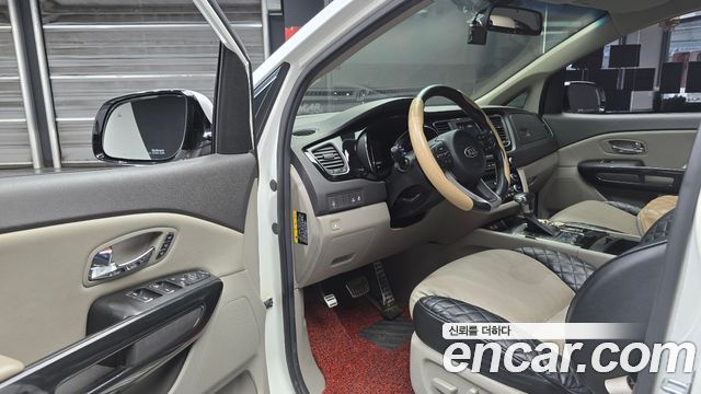 Kia Canival 2017 — photo 11