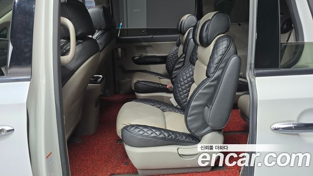 Kia Canival 2017 — photo 12