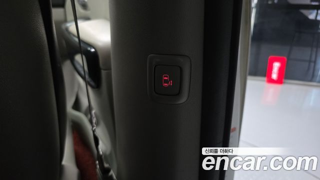 Kia Canival 2017 — photo 17