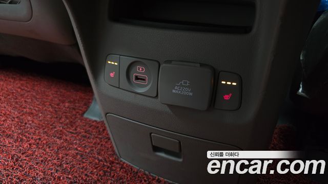 Kia Canival 2017 — photo 18