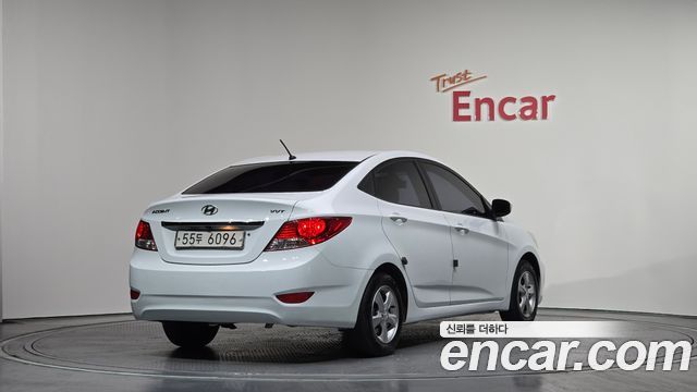 Hyundai Accent 2011 — photo 2