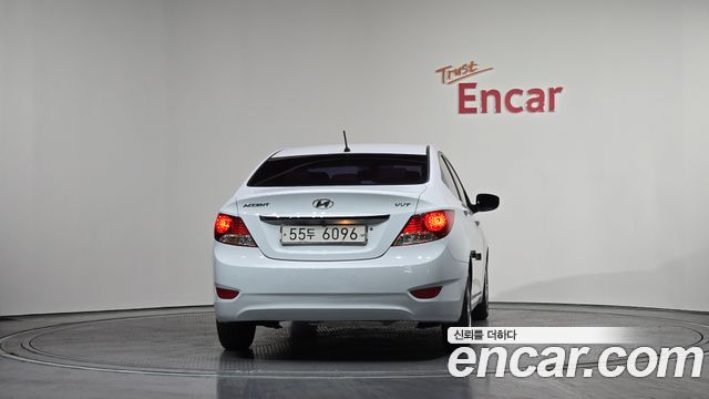 Hyundai Accent 2011 — photo 4