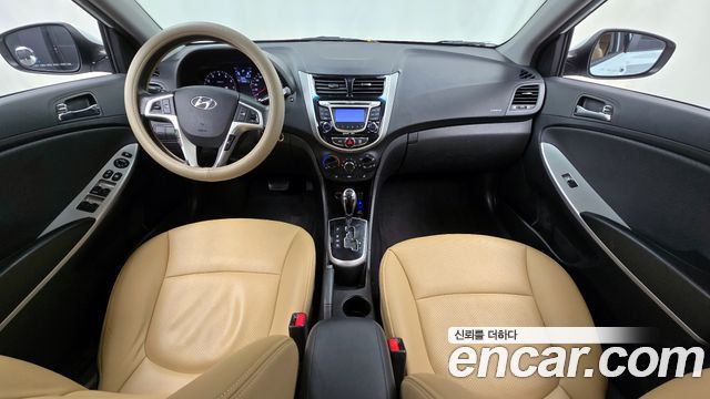 Hyundai Accent 2011 — photo 7