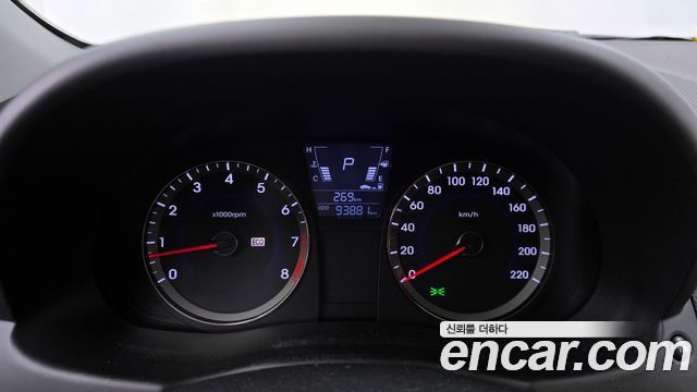 Hyundai Accent 2011 — photo 8