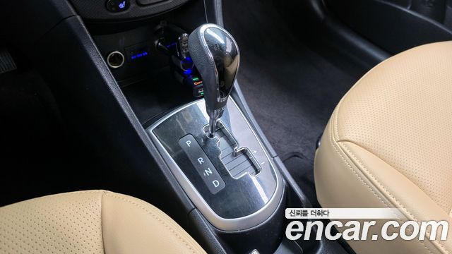Hyundai Accent 2011 — photo 9