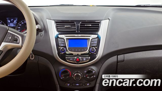 Hyundai Accent 2011 — photo 14