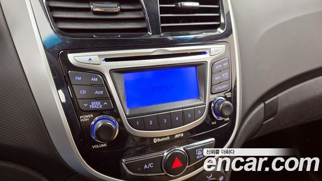 Hyundai Accent 2011 — photo 15