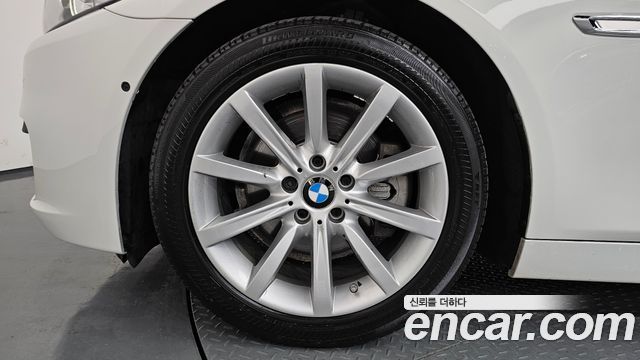 BMW 5-Series 2015 — photo 5