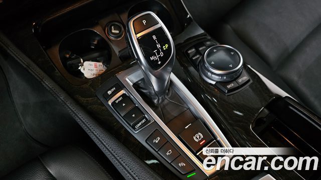 BMW 5-Series 2015 — photo 9