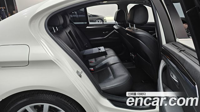 BMW 5-Series 2015 — photo 12