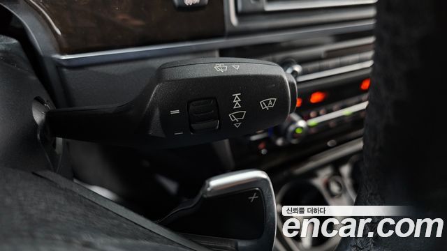 BMW 5-Series 2015 — photo 14