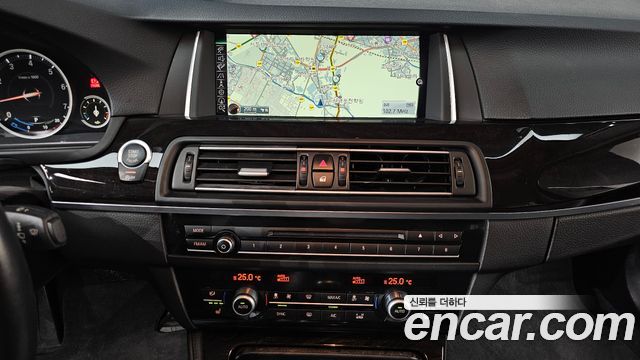 BMW 5-Series 2015 — photo 15