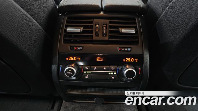 BMW 5-Series 2015 — photo 18