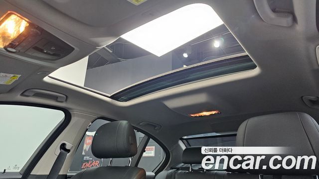 BMW 5-Series 2015 — photo 19