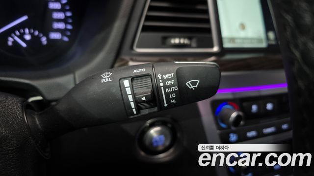 Genesis G80 2019 — photo 16
