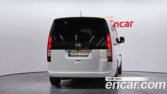 Hyundai Staria 2022 — photo 4