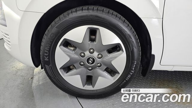 Hyundai Staria 2022 — photo 5