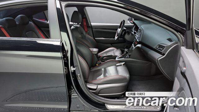 Hyundai AVANTE 2019 — photo 10