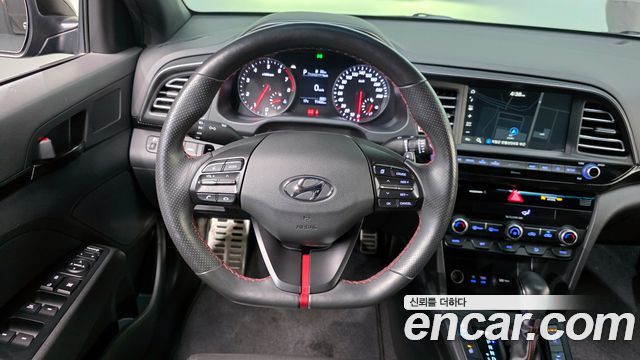 Hyundai AVANTE 2019 — photo 13