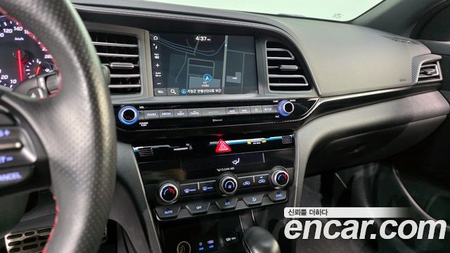 Hyundai AVANTE 2019 — photo 14