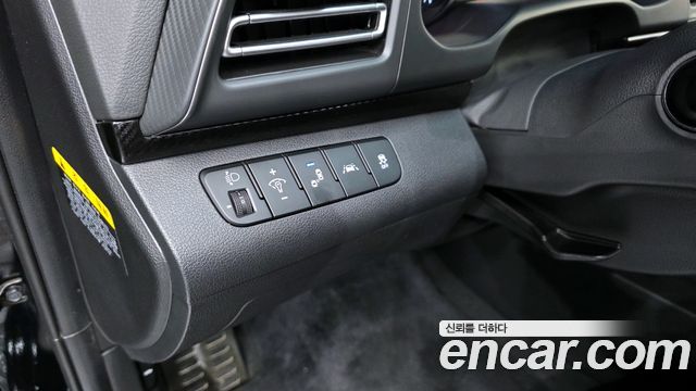 Hyundai AVANTE 2019 — photo 16