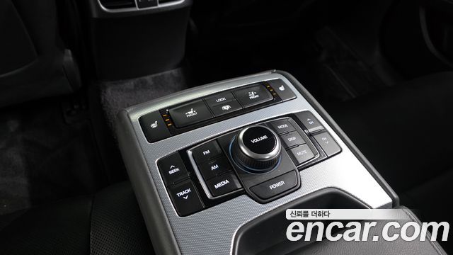 Genesis G80 2018 — photo 19