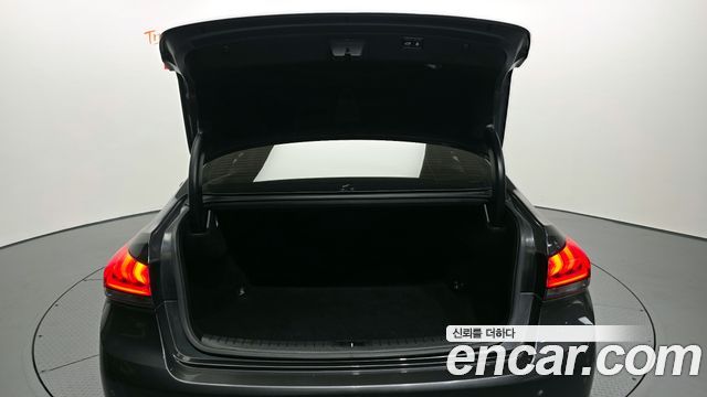 Genesis G80 2018 — photo 20