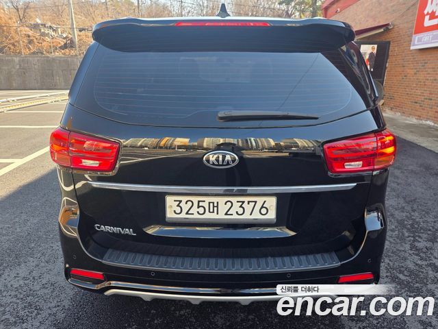 Kia Canival 2019 — photo 2