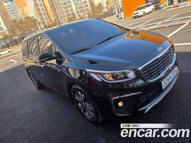 Kia Canival 2019 — photo 3