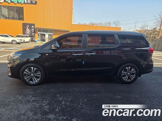 Kia Canival 2019 — photo 8