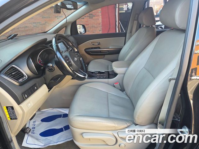 Kia Canival 2019 — photo 11