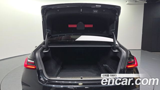 BMW 7-Series 2021 — photo 20