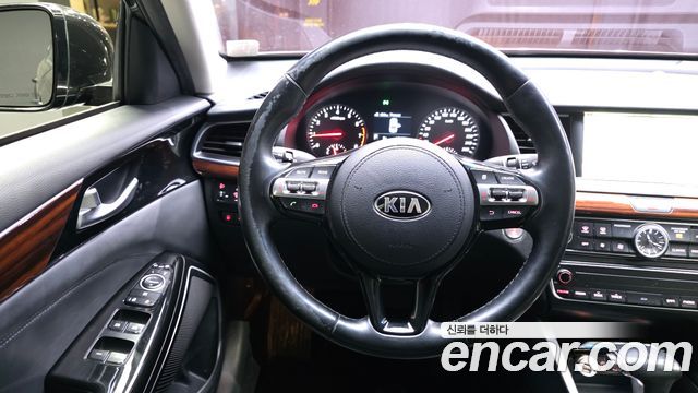 Kia K7 2016 — photo 13