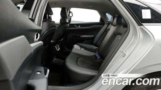 Kia K5 2025 — photo 12