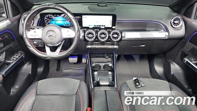 Mercedes-Benz GLB-Class 2021 — photo 7